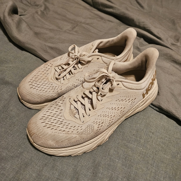 Hoka white cliffton shoes - Picture 2 of 6